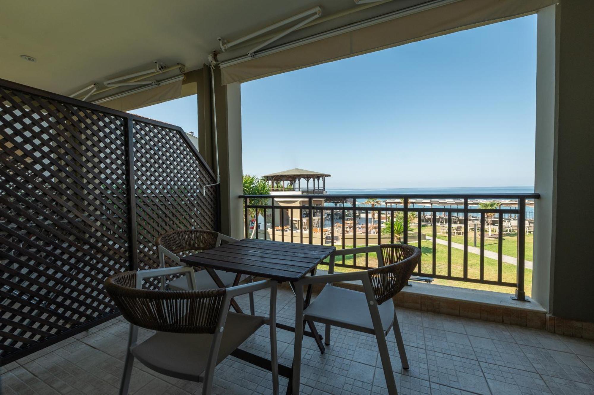 Aparthotel Areti 2*